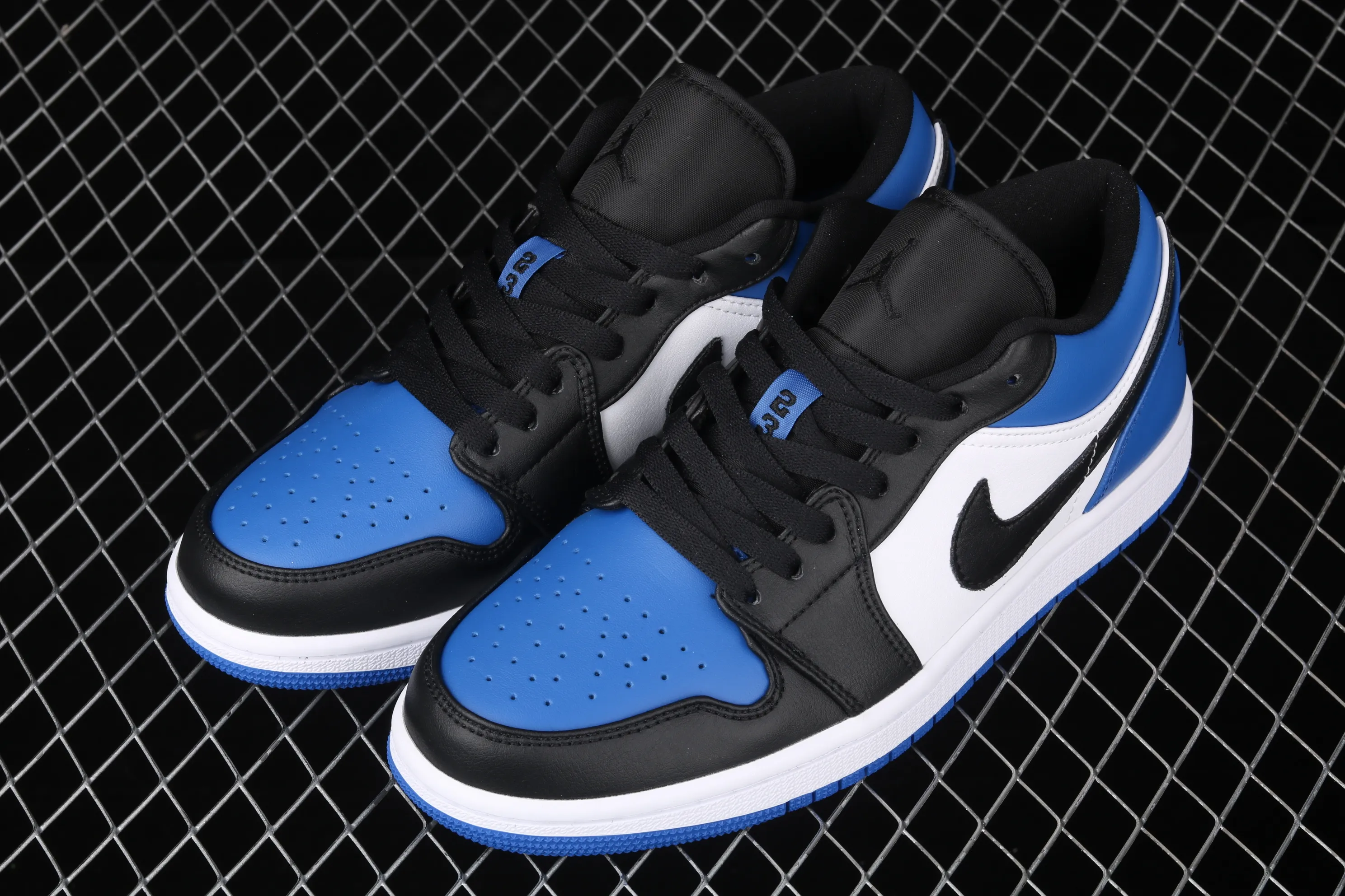 All Categories Air Jordan Jordan Series Basketball Shoes Air Jordan 1 Low New Version Air Jordan 1 Low AJ1 Joe 1 Low Top Leather Cultural and Leisure Sports Shoes CQ9446-400